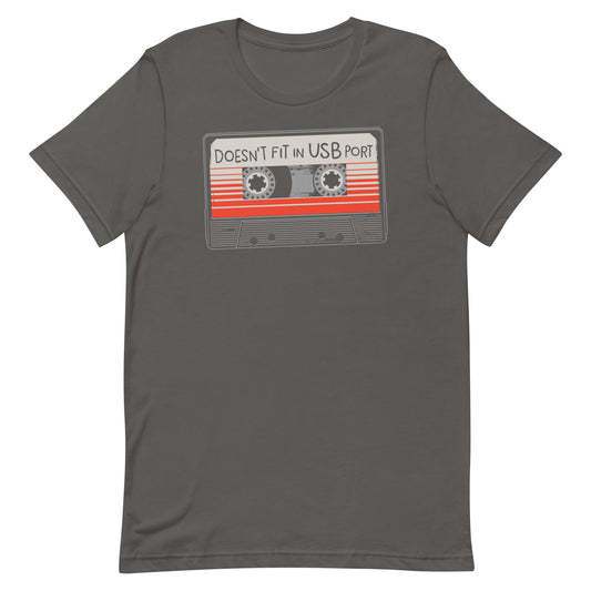 Doesn't Fit In USB Port Men's Signature Tee